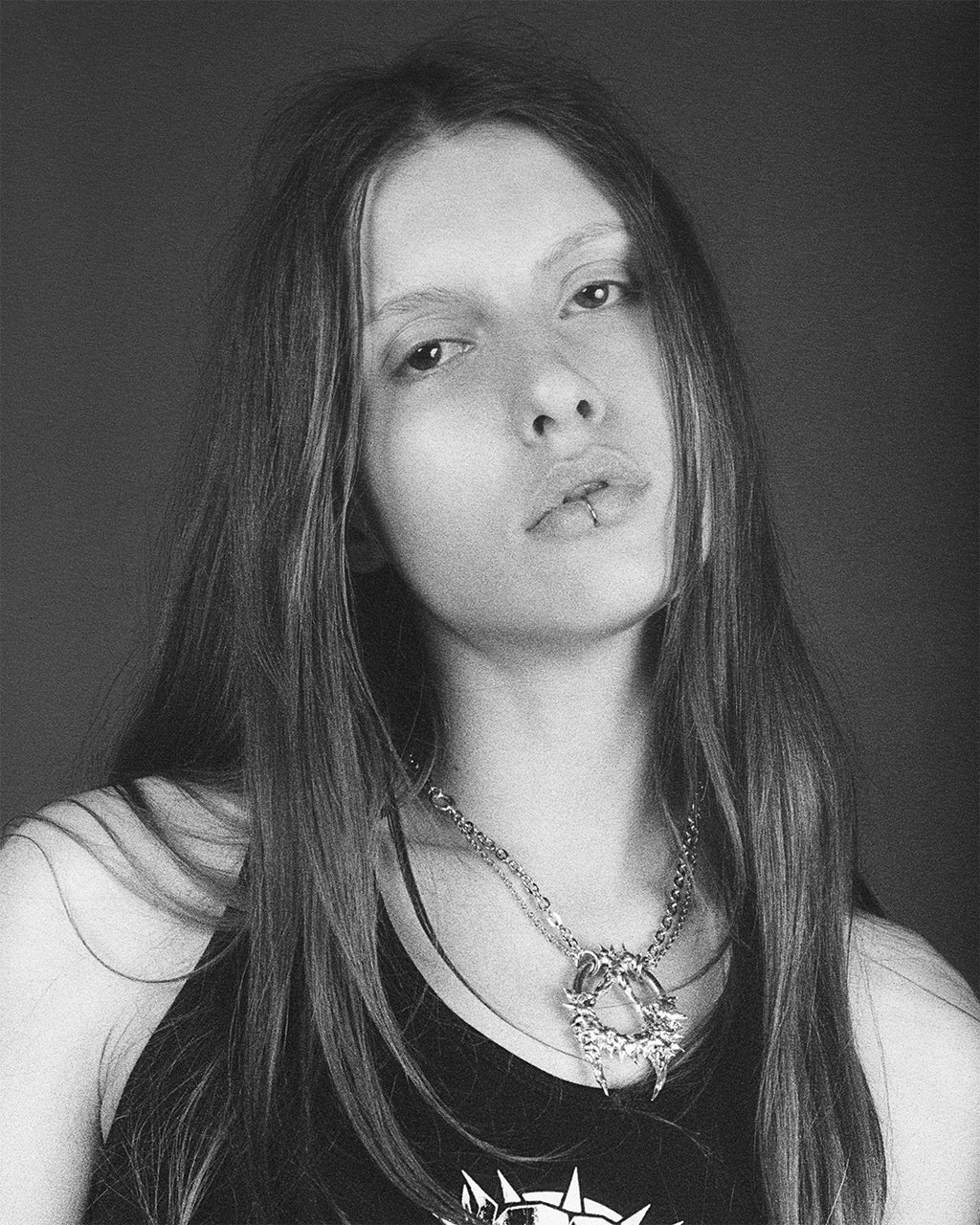 MAD CHOKER NECKLACE